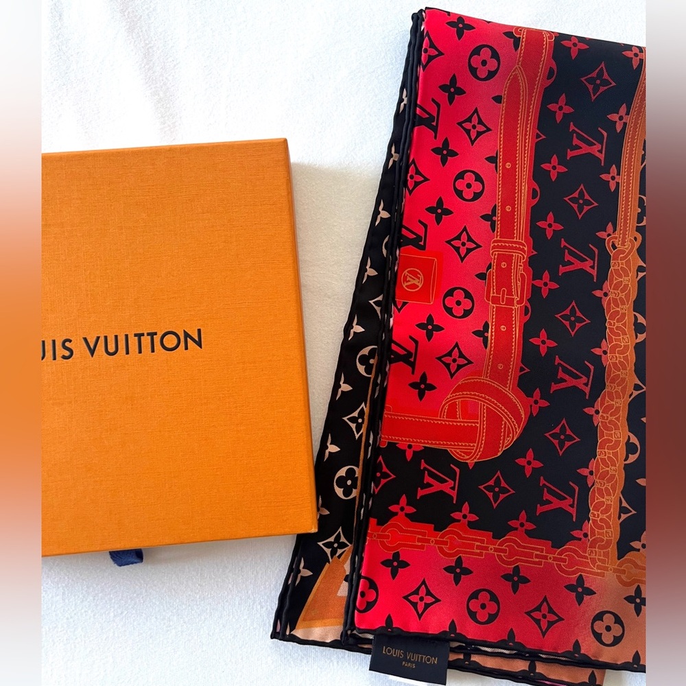 ✨NEW✨ LV Silk Scarf